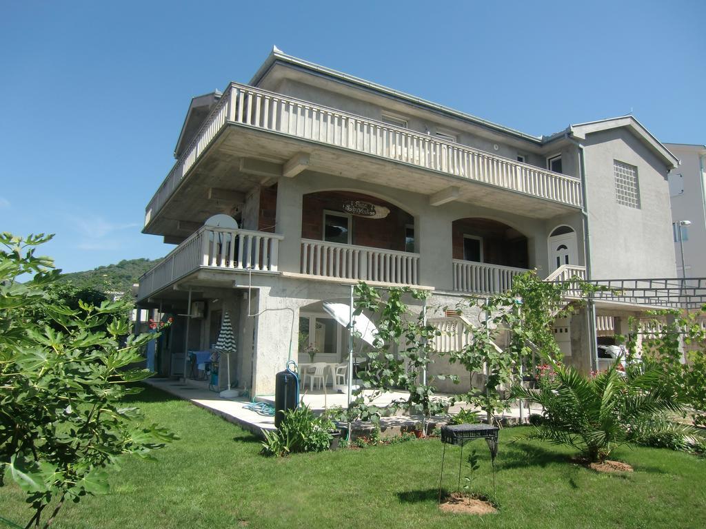 Apartment Villa Dobrijevic -Seljanovo 티바트 객실 사진